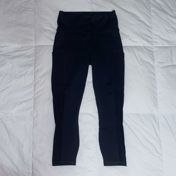 Black Fabletics Athleisure Set - Picture 14 of 15